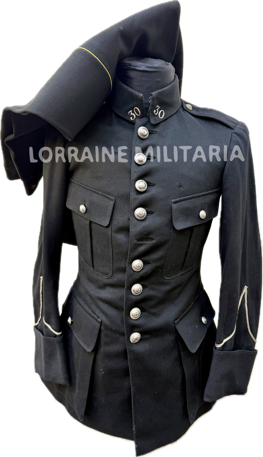 militaria : TENUE FRANCAISE D'UN LIEUTENANT DU 30IÈME BATAILLON DE CHASSEUR ALPIN
