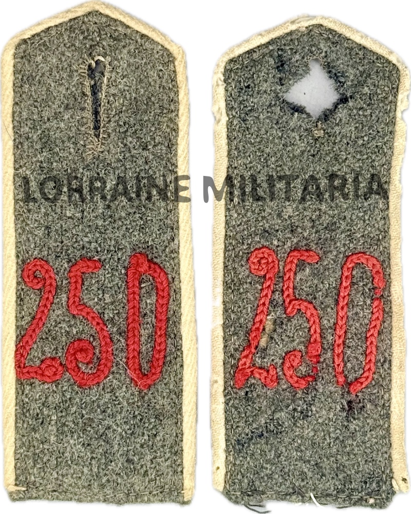 militaria : PAIRE DE PATTES D'EPAULE MODELE 1915 TROUPES DU 250 ÈME RÉGIMENT D'INFANTERIE DE