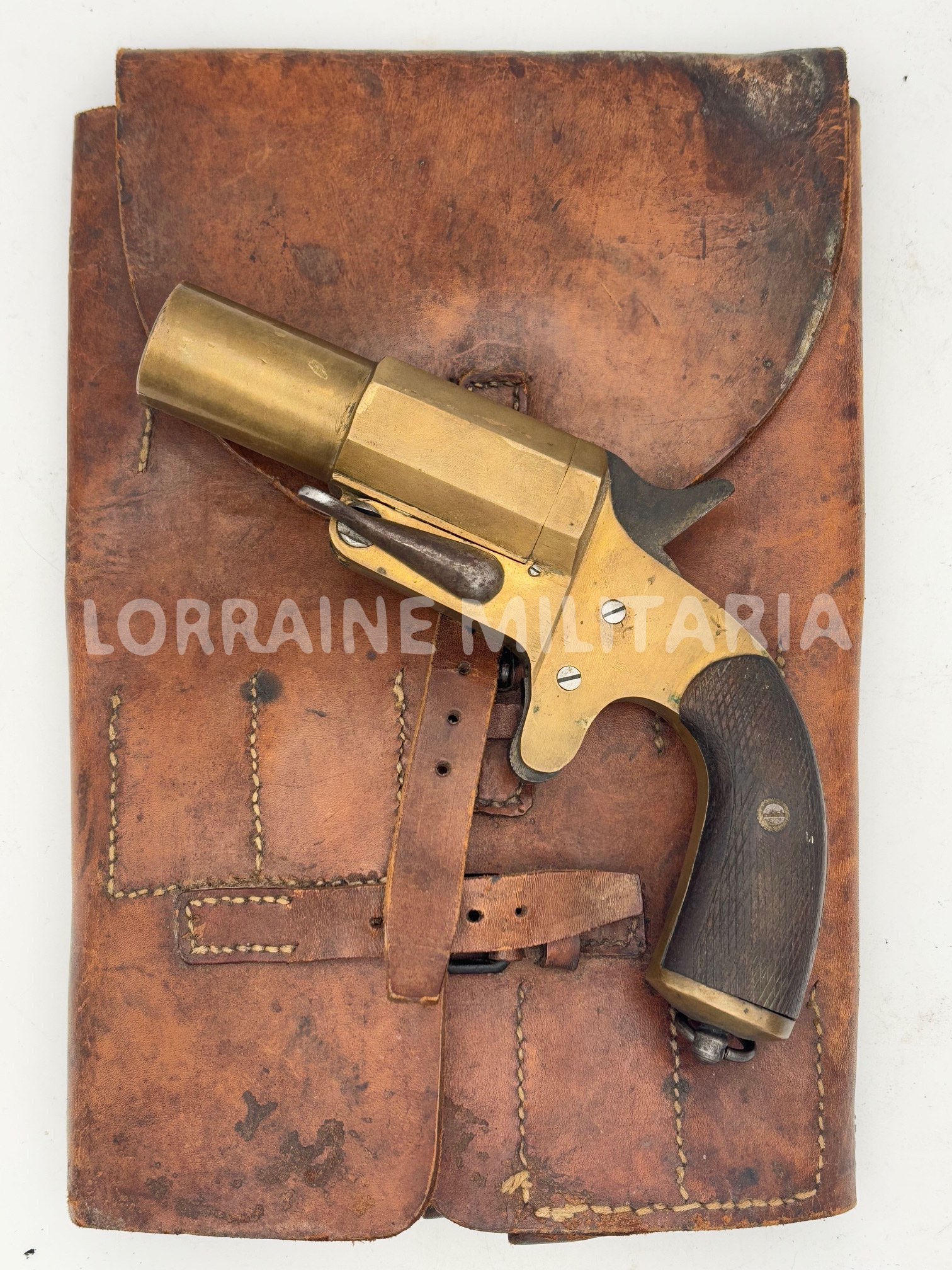 militaria : PISTOLET LANCE FUSEE BRONZE AVEC SACOCHE DE TRANSPORT CUIR